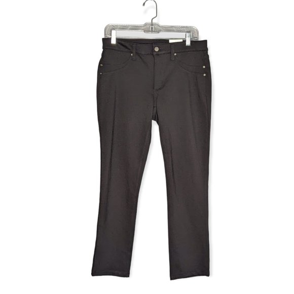 Time & Tru Black Mid Rise Straight Leg Stretch Pant Size 12P - Picture 1 of 14